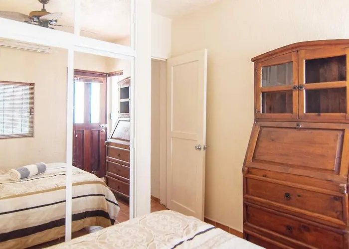 Apartament Beachfront 2br In Playa I Steps To 5th Ave!